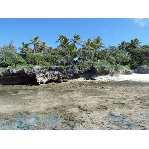 รูปถ่าย นิวแคลิโดเนีย(New Caledonia) เกาะลีฟู(Lifou) หมู่บ้านมู(Mu) 2010-05 40