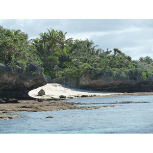รูปถ่าย นิวแคลิโดเนีย(New Caledonia) เกาะลีฟู(Lifou) หมู่บ้านมู(Mu) 2010-05 21