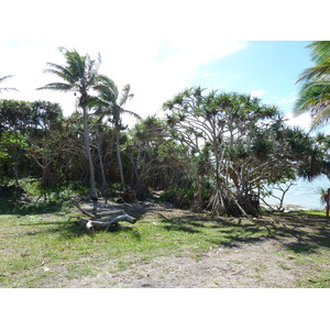 รูปถ่าย นิวแคลิโดเนีย(New Caledonia) เกาะลีฟู(Lifou) หมู่บ้านมู(Mu) 2010-05 5