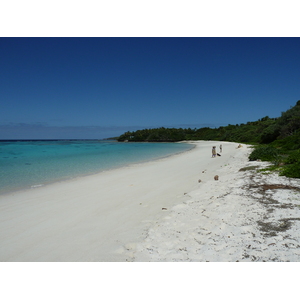 รูปถ่าย นิวแคลิโดเนีย(New Caledonia) เกาะลีฟู(Lifou) หมู่บ้านมู(Mu) 2010-05 24