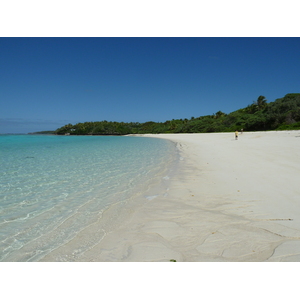 รูปถ่าย นิวแคลิโดเนีย(New Caledonia) เกาะลีฟู(Lifou) หมู่บ้านมู(Mu) 2010-05 46