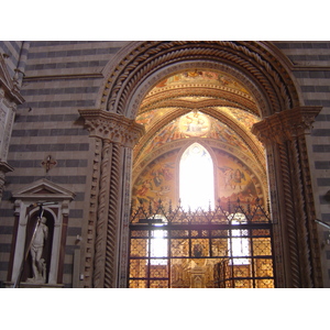 รูปถ่าย อิตาลี(Italy) ออร์วิเอโต้(Orvieto) 2004-03 33