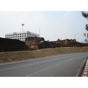รูปถ่าย ไทย(Thailand) เชียงใหม่(Chiang Mai) ข้างในคุเมืองเชียงใหม่(Inside Canal) ถนนบำรุงบุรี(ในคูเมือง)(Bamrungburi road (Canal)) 2006-04 4