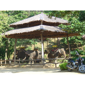 รูปถ่าย ไทย(Thailand) ภูเก็ต(Phuket) จุดชมวิวกะตะกะรน(Kata Karon Viewpoint) 2005-12 10