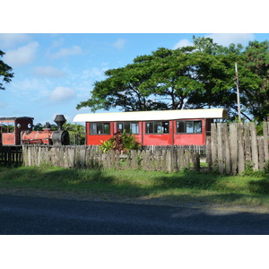 รูปถ่าย ฟิจิ(Fiji) ถนนจากนาดีไปซิงกาโตกา(Nadi to Sigatoka road) 2010-05 20