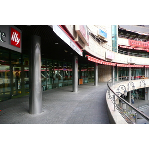 รูปถ่าย ยูเครน(Ukraine) เคียฟ(Kiev) ศูนย์การค้าอารีนาซิตี(Arena city) 2007-11 34