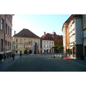 รูปถ่าย สโลวีเนีย(Slovenia) ลีอูบลีอานา(Ljubljana) เมืองเก่า(Historic Centre) 2008-01 13