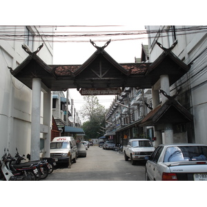 รูปถ่าย ไทย(Thailand) เชียงใหม่(Chiang Mai) ข้างในคุเมืองเชียงใหม่(Inside Canal) ถนนสามล้าน(Sam Lan Road) 2006-04 12