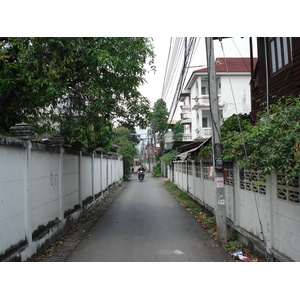 รูปถ่าย ไทย(Thailand) เชียงใหม่(Chiang Mai) ข้างในคุเมืองเชียงใหม่(Inside Canal) ถนนสามล้าน(Sam Lan Road) 2006-04 13
