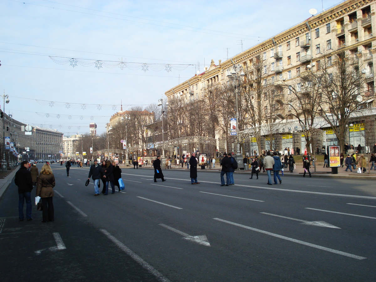 รูปถ่าย ยูเครน(Ukraine) เคียฟ(Kiev) ถนนเครชชาตือค(Kreschatyk Street) 2007-03 24