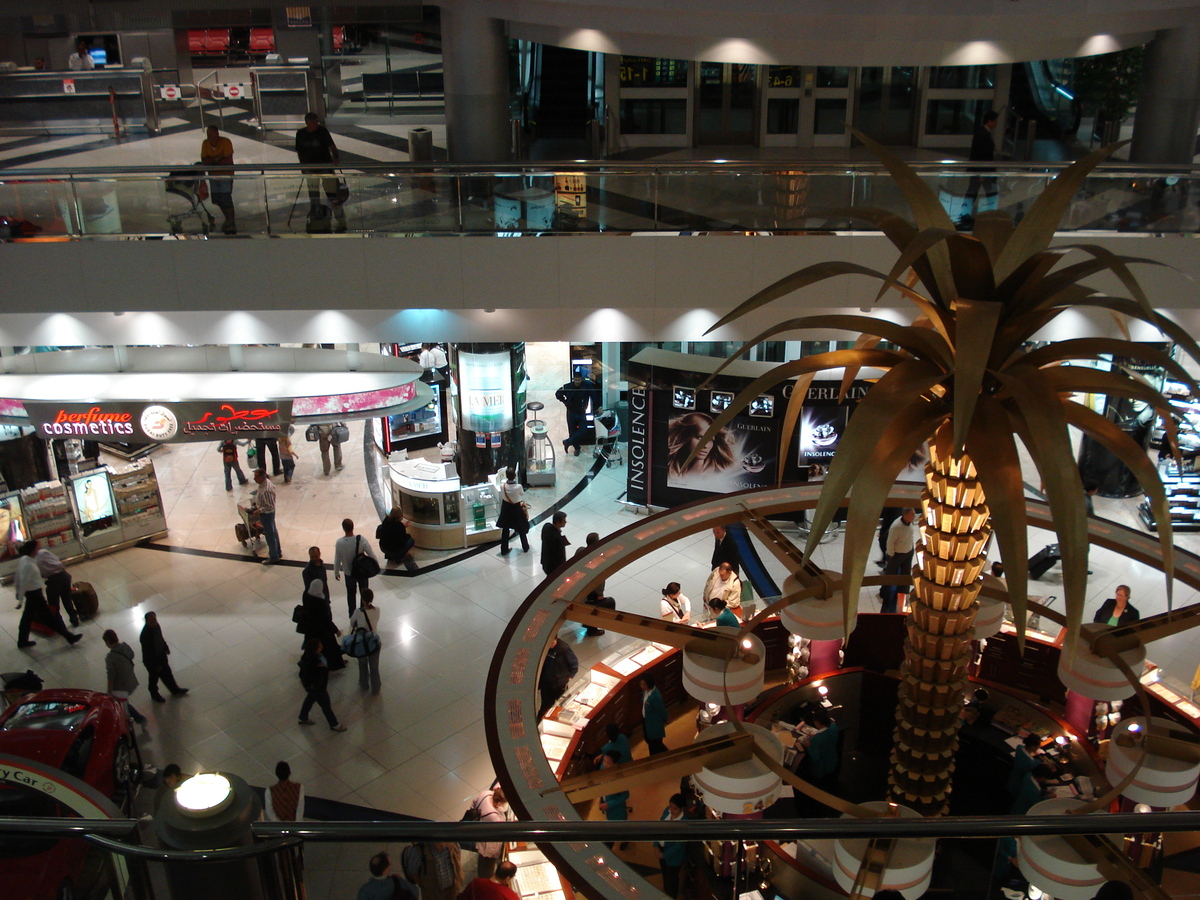 รูปถ่าย สหรัฐอาหรับเอมิเรตส์(United Arab Emirates) ดูไบ(Dubai) สนามบินดูไบ(Dubai International Airport) 2007-03 2