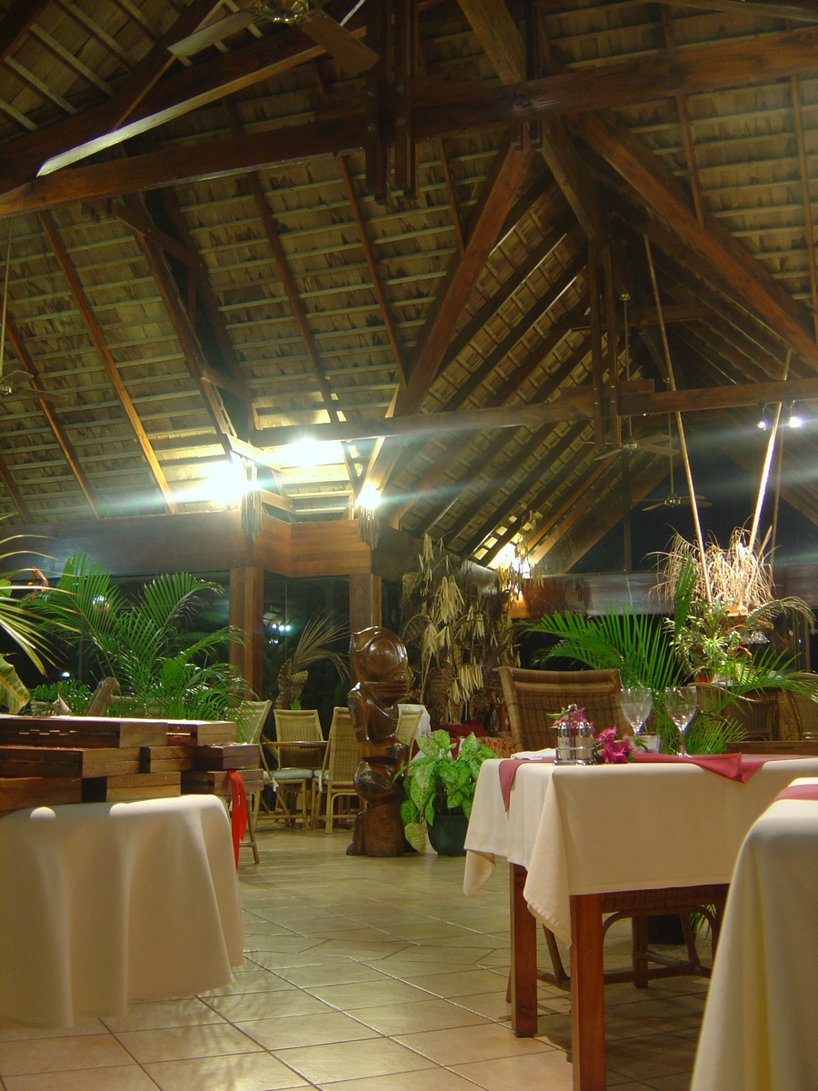 รูปถ่าย เฟรนช์โพลี่นีเซีย(Polynesia) หมู่เกาะมาร์เคซัส(Marquises) 2006-04 14