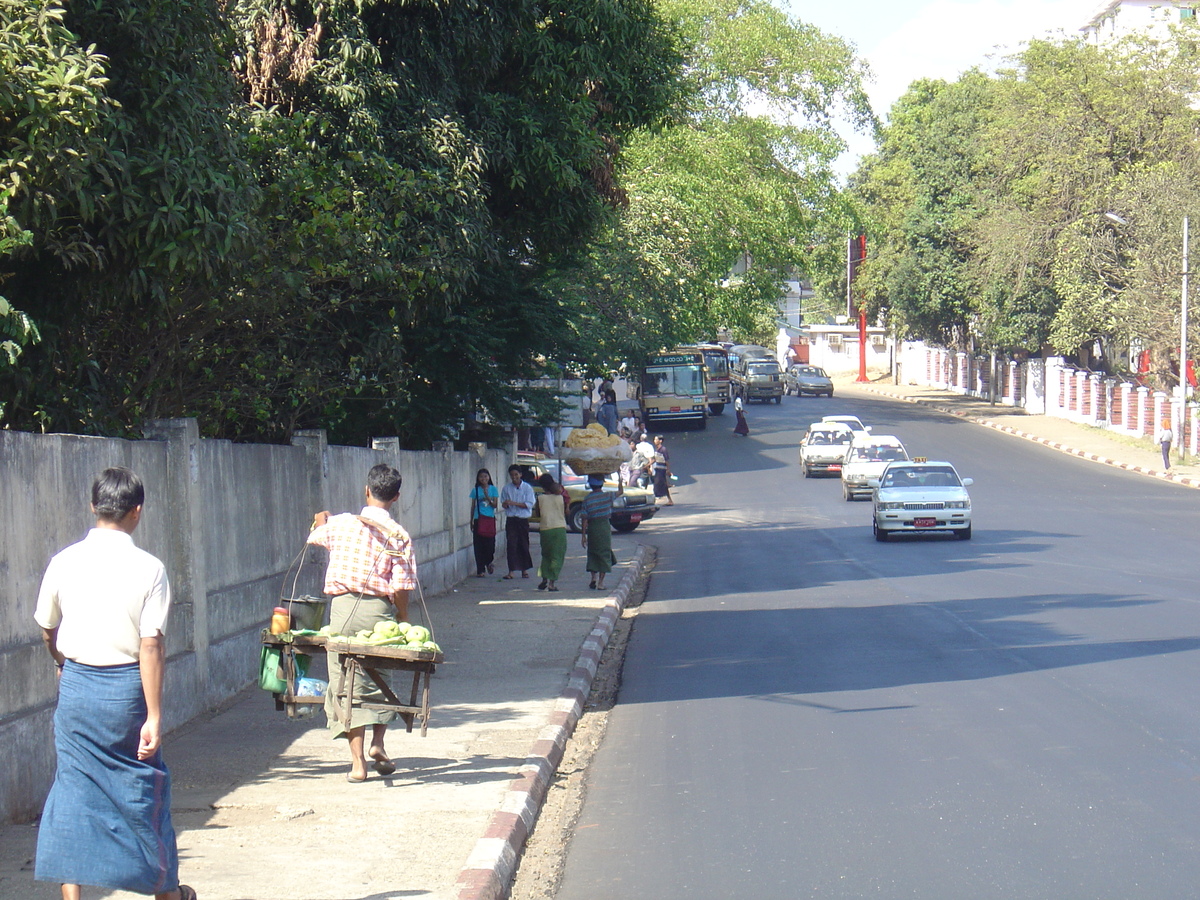 รูปถ่าย พม่า(Myanmar) ย่างกุ้ง(Yangon) 2005-01 102