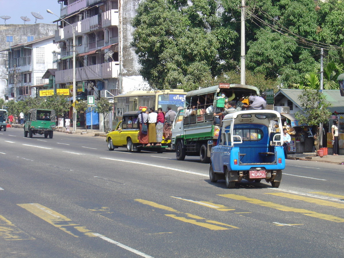 รูปถ่าย พม่า(Myanmar) ย่างกุ้ง(Yangon) 2005-01 120