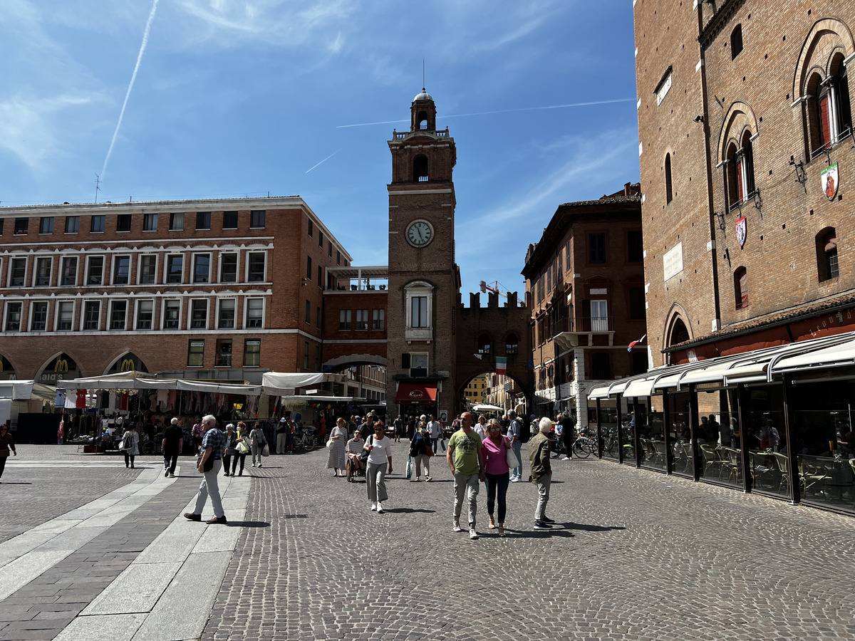 รูปถ่าย อิตาลี(Italy) แฟร์รารา(Ferrara) 2022-05 43