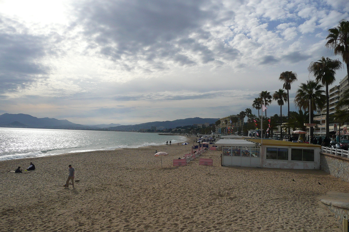 รูปถ่าย ฝรั่งเศส(France) คานส์(Cannes) หาดดูมีดี(Plage du midi) 2008-03 24