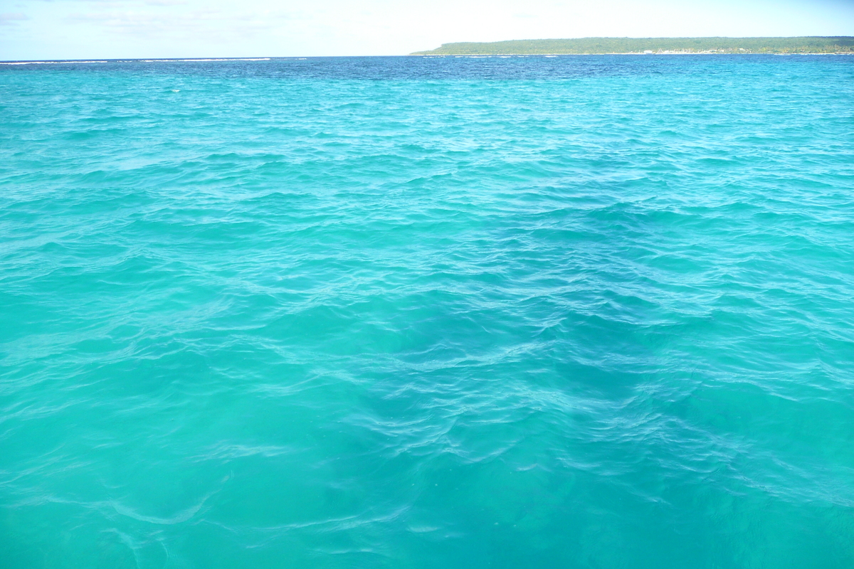 รูปถ่าย นิวแคลิโดเนีย(New Caledonia) เกาะลีฟู(Lifou) อ่าวชาโตบรีย็อง(Chateaubriand Bay) 2010-05 23