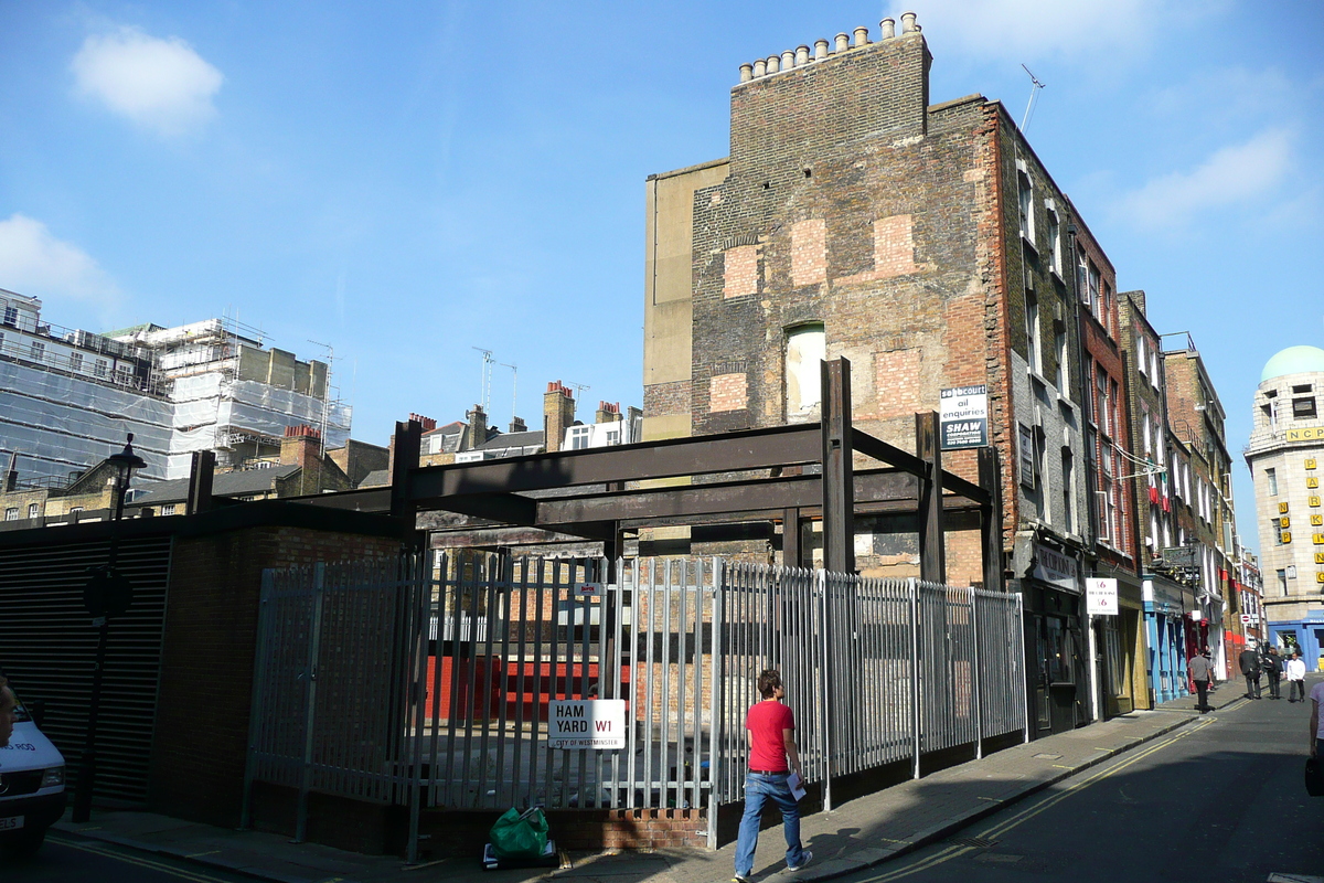 รูปถ่าย อังกฤษ(United Kingdom) ลอนดอน(London) ถนนเกรตวินด์มิลล์(Great Windmill Street) 2007-09 4