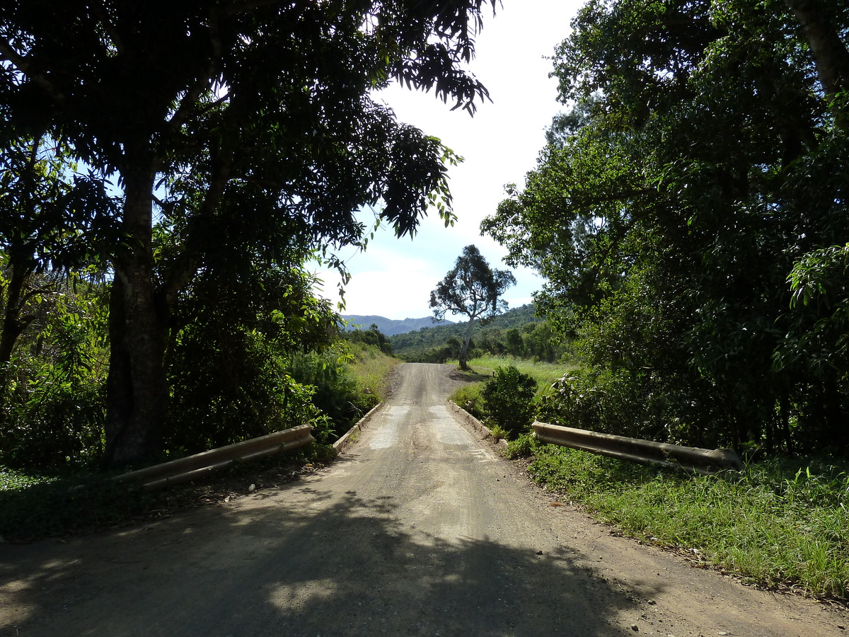 รูปถ่าย นิวแคลิโดเนีย(New Caledonia) ถนนจากทีโอไปกานาลา(Thio to Canala road) 2010-05 2