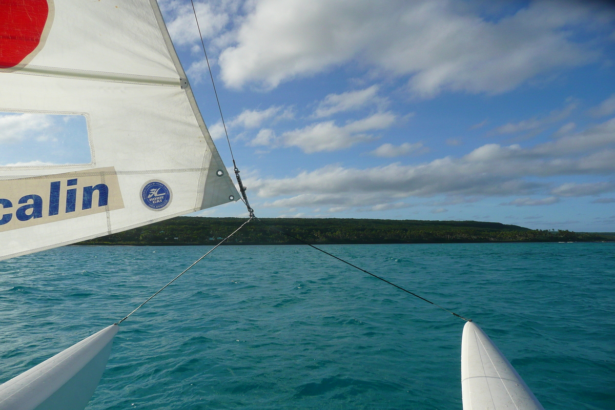 รูปถ่าย นิวแคลิโดเนีย(New Caledonia) เกาะลีฟู(Lifou) อ่าวชาโตบรีย็อง(Chateaubriand Bay) 2010-05 22