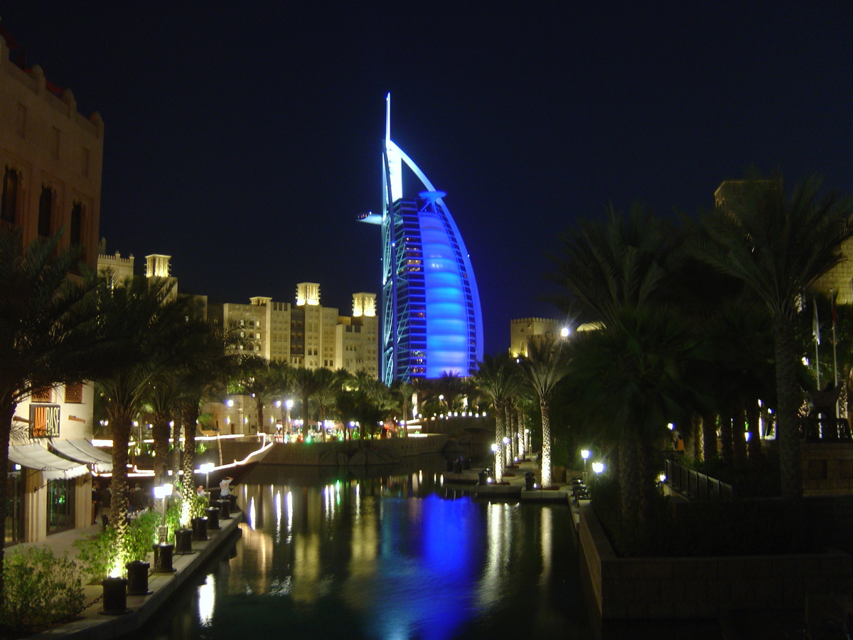 รูปถ่าย สหรัฐอาหรับเอมิเรตส์(United Arab Emirates) ดูไบ(Dubai) มะดีนัตจุมัยเราะห์(Medina Jumeirah) 2005-11 6