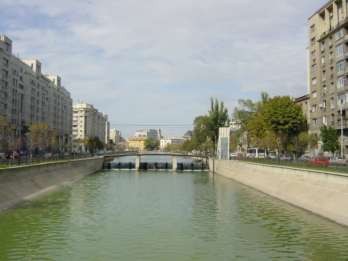 รูปถ่าย โรมาเนีย(Romania) บูคาเรสต์(Bucharest) 2003-10 22