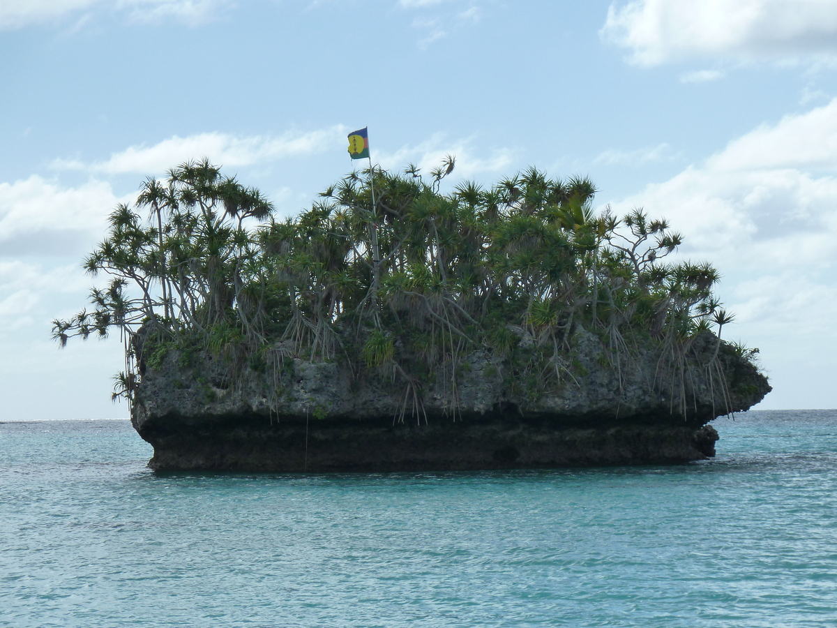 รูปถ่าย นิวแคลิโดเนีย(New Caledonia) เกาะลีฟู(Lifou) หาดลูเอ็งโกนี(Luengoni Beach) 2010-05 6