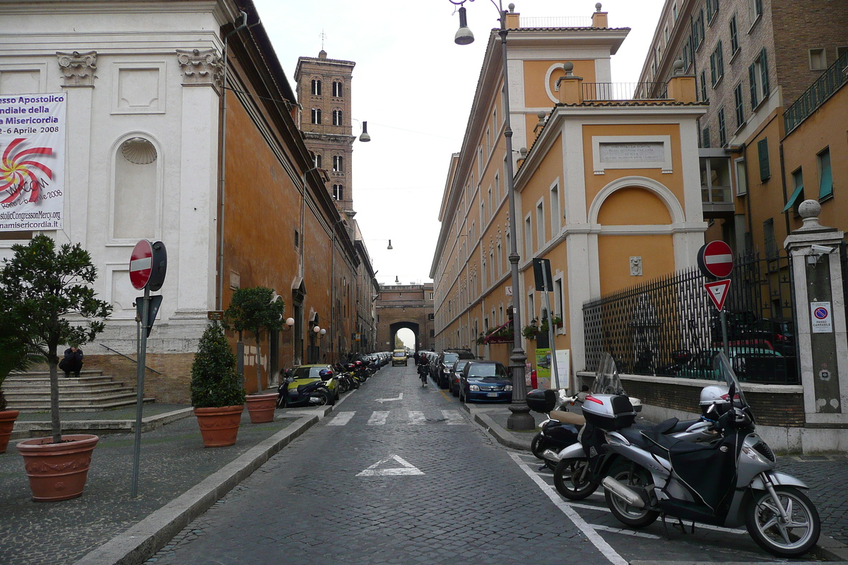 รูปถ่าย อิตาลี(Italy) โรม(Rome) ถนนบอร์โกซานโตสปีรีโต(Borgo Santo Spirito) 2007-11 8