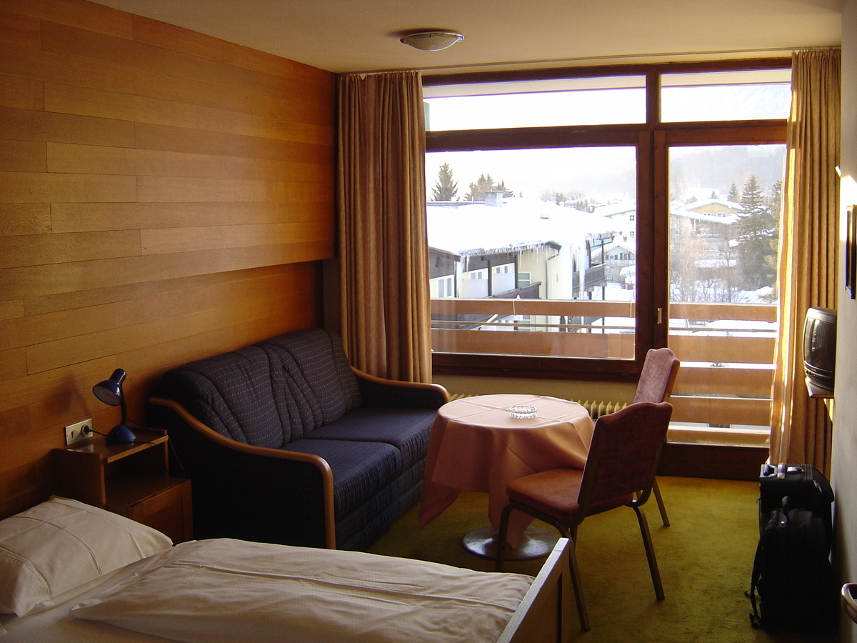 รูปถ่าย ออสเตรีย(Austria) ซังคต์โยฮันน์อินทีโรล(St. Johann in Tirol) โรงแรมโกลเดเนอร์เลอเว โดมินา(Goldener Lowe Domina Hotel) 2005-03 1