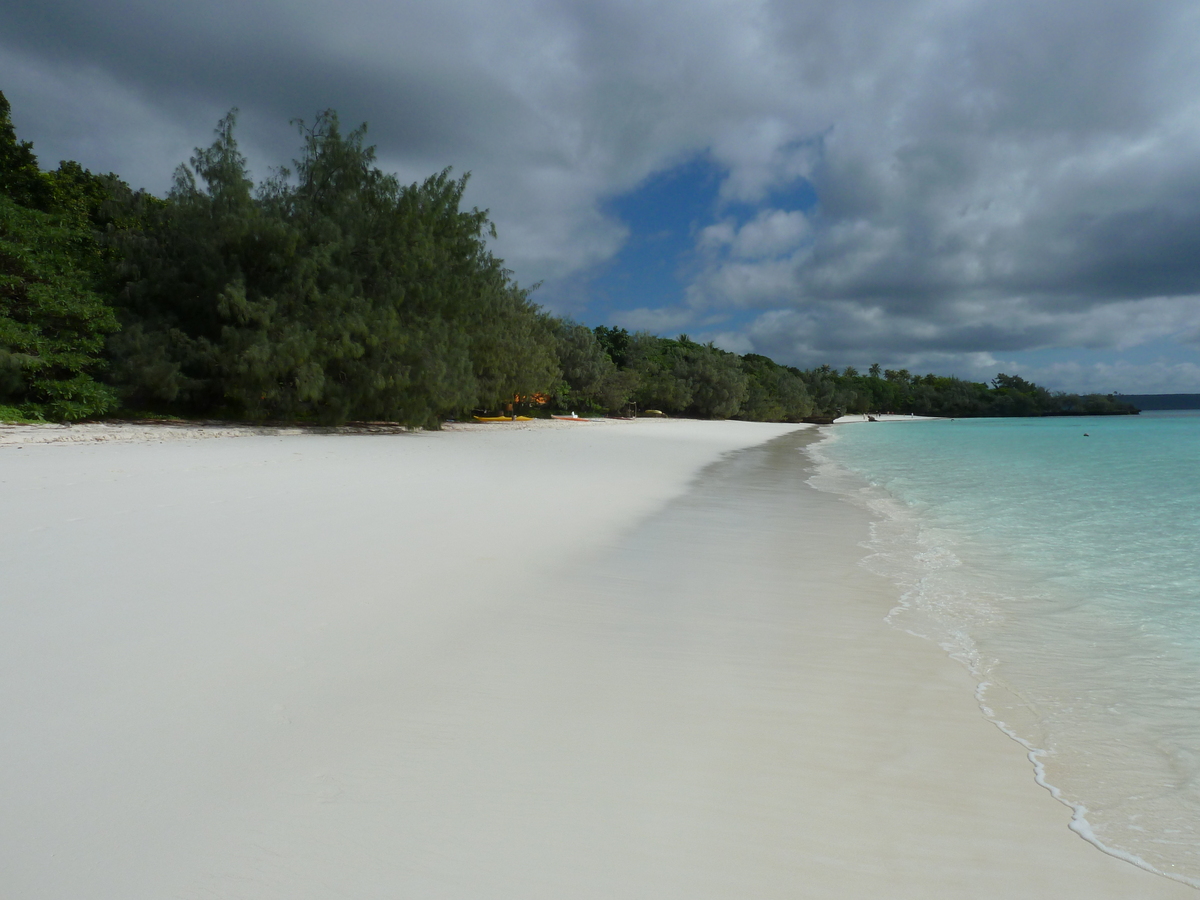รูปถ่าย นิวแคลิโดเนีย(New Caledonia) เกาะลีฟู(Lifou) หาดลูเอ็งโกนี(Luengoni Beach) 2010-05 12