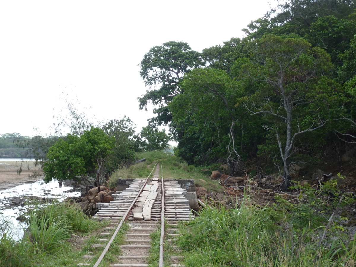 รูปถ่าย ฟิจิ(Fiji) ถนนจากนาดีไปนาตาโดลา(Nadi to Natadola road) 2010-05 83