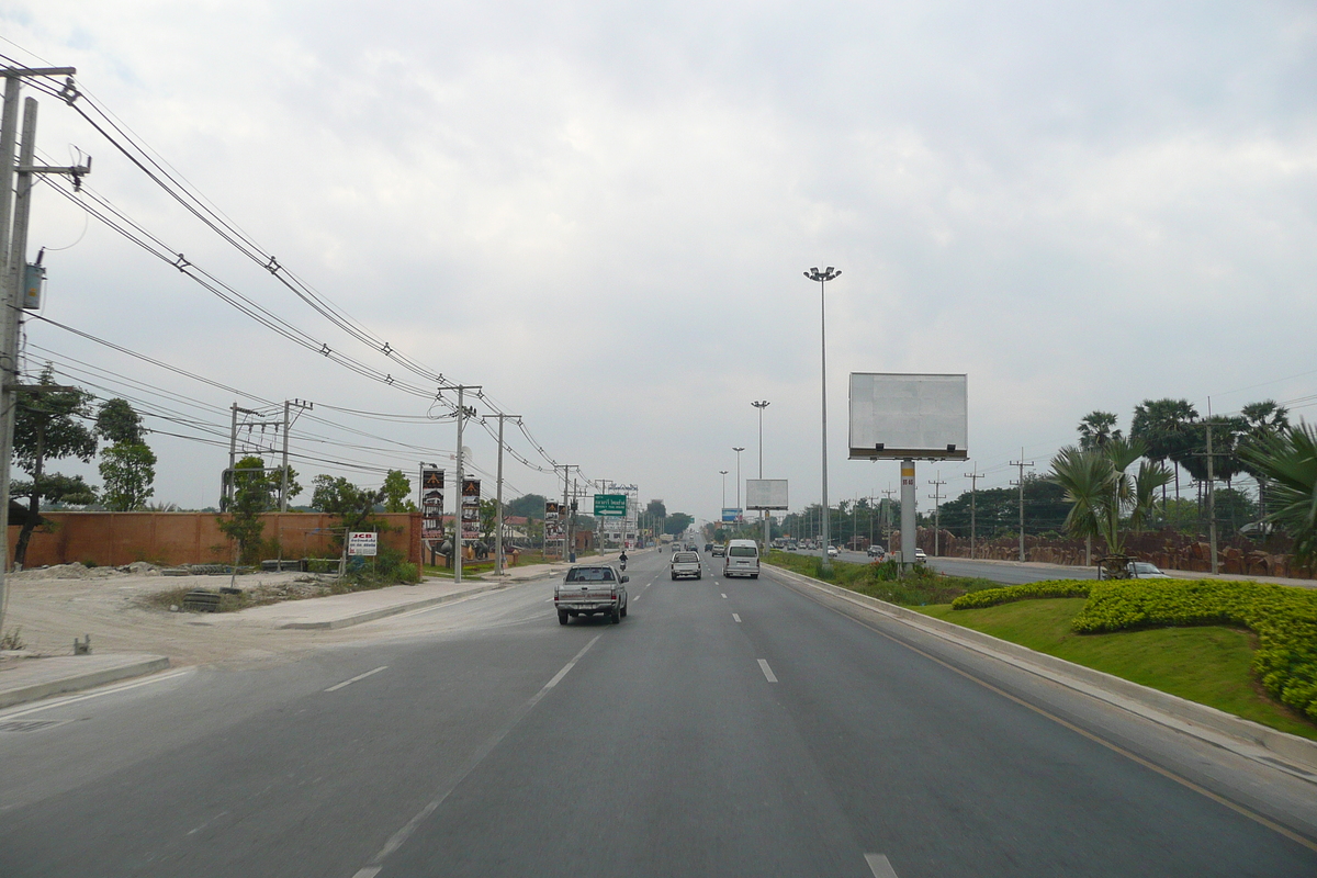 รูปถ่าย ไทย(Thailand) ชลบุรี(Chonburi) ถนนสุขุมวิท(Sukhumvit road) 2008-01 54
