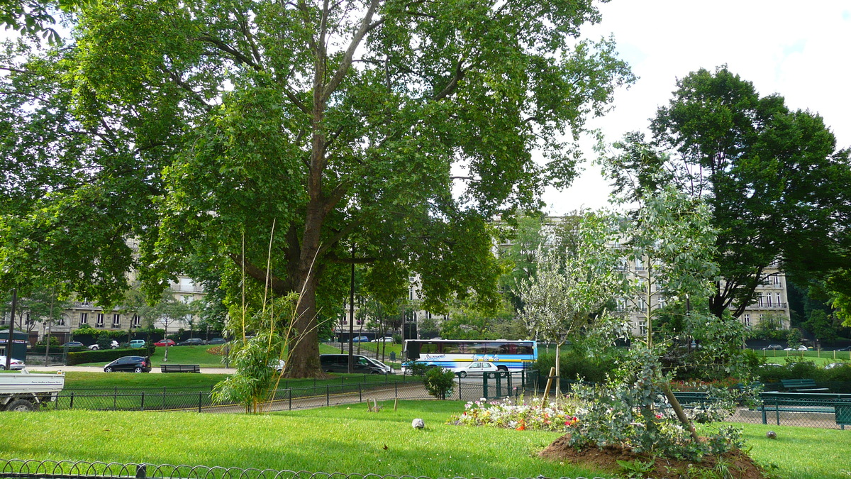 รูปถ่าย ฝรั่งเศส(France) ปารีส(Paris) ถนนฟอช(Avenue Foch) 2007-06 110