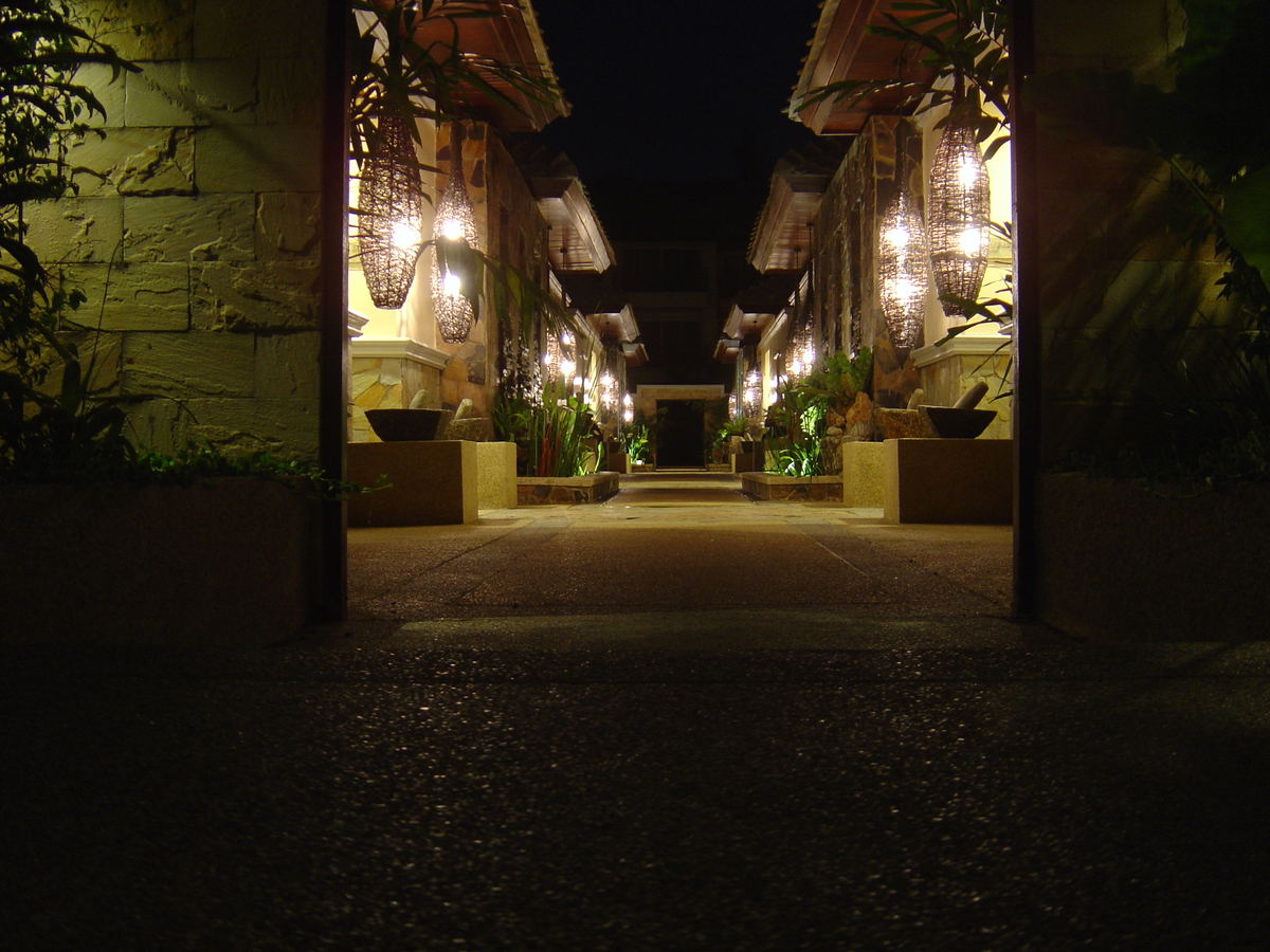 รูปถ่าย ไทย(Thailand) เขาหลัก(Khao Lak) โรงแรมเลอเมอริเดียน เขาหลัก(Meridien Khao Lak Hotel) สีสันกลางคืน(By Night) 2005-12 38