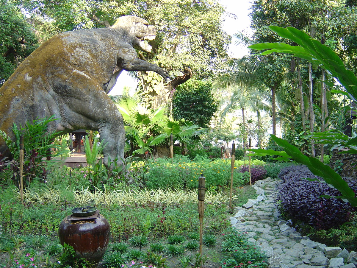 รูปถ่าย พม่า(Myanmar) ย่างกุ้ง(Yangon) โรงแรมกันดอจีพาเลซ(Kandawgyi Palace Hotel) 2005-01 19