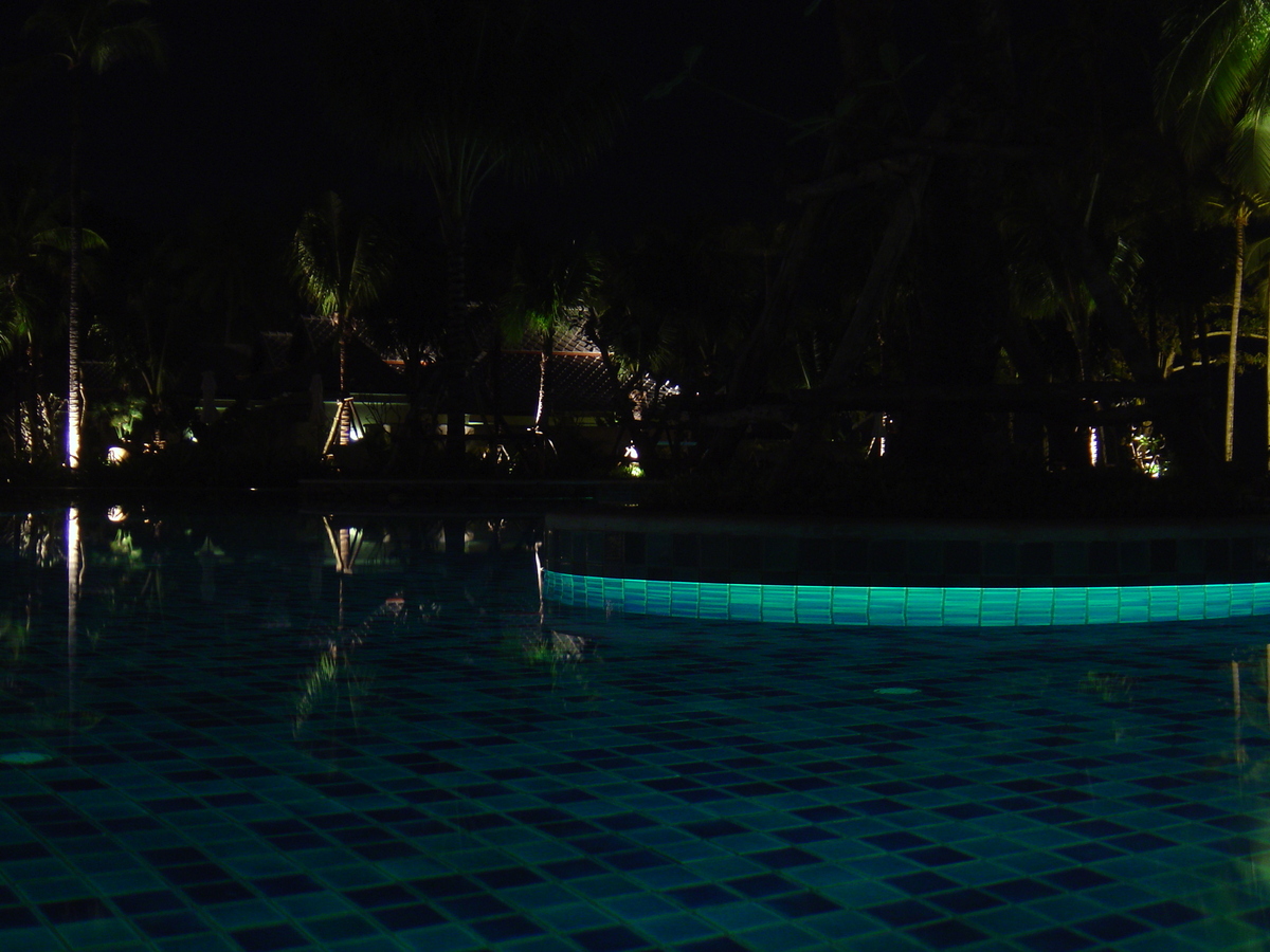 รูปถ่าย ไทย(Thailand) เขาหลัก(Khao Lak) โรงแรมเลอเมอริเดียน เขาหลัก(Meridien Khao Lak Hotel) สีสันกลางคืน(By Night) 2005-12 37
