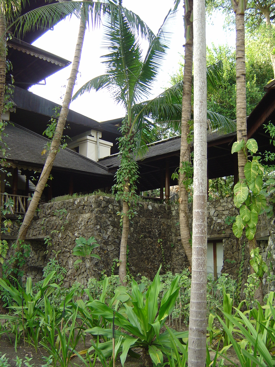 รูปถ่าย พม่า(Myanmar) ย่างกุ้ง(Yangon) โรงแรมกันดอจีพาเลซ(Kandawgyi Palace Hotel) 2005-01 23