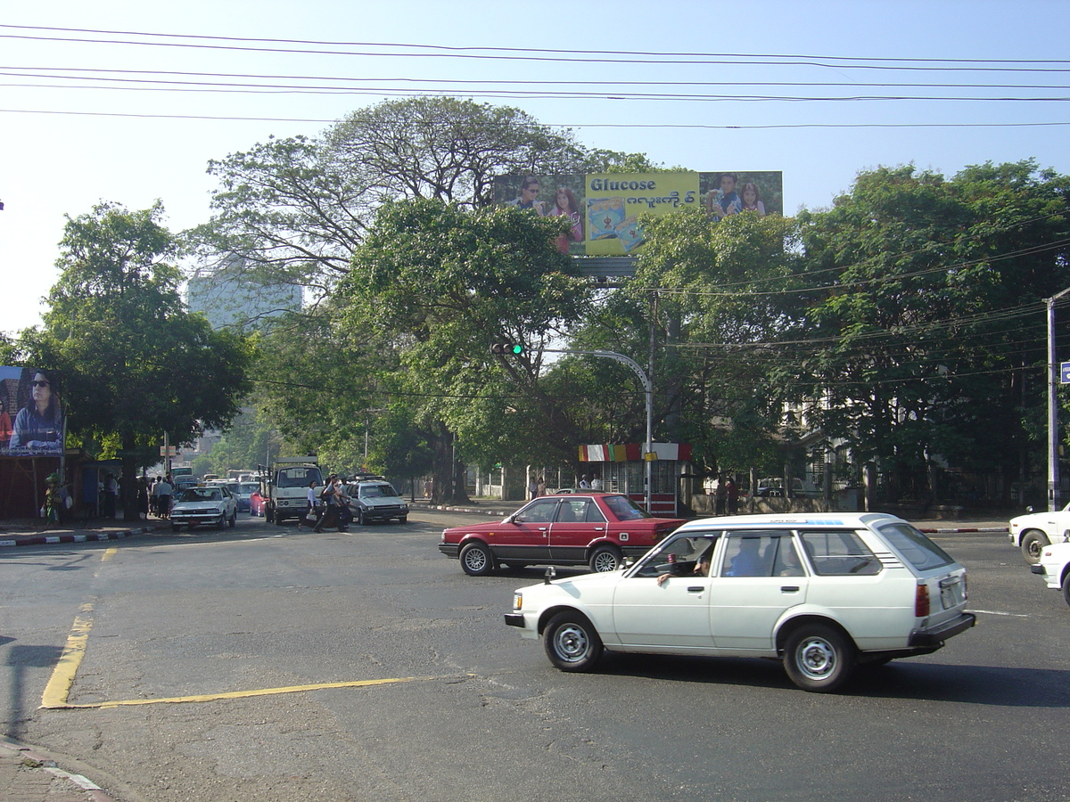 รูปถ่าย พม่า(Myanmar) ย่างกุ้ง(Yangon) 2005-01 250