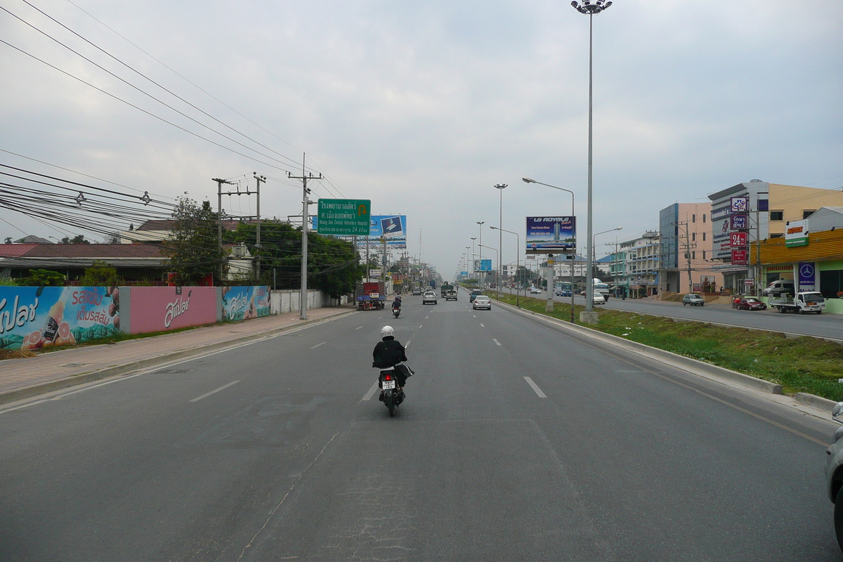 รูปถ่าย ไทย(Thailand) ชลบุรี(Chonburi) ถนนสุขุมวิท(Sukhumvit road) 2008-01 76
