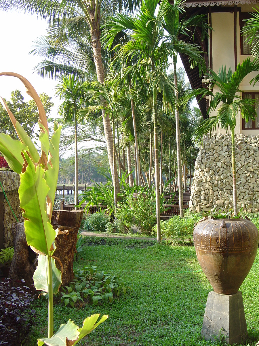 รูปถ่าย พม่า(Myanmar) ย่างกุ้ง(Yangon) โรงแรมกันดอจีพาเลซ(Kandawgyi Palace Hotel) 2005-01 45