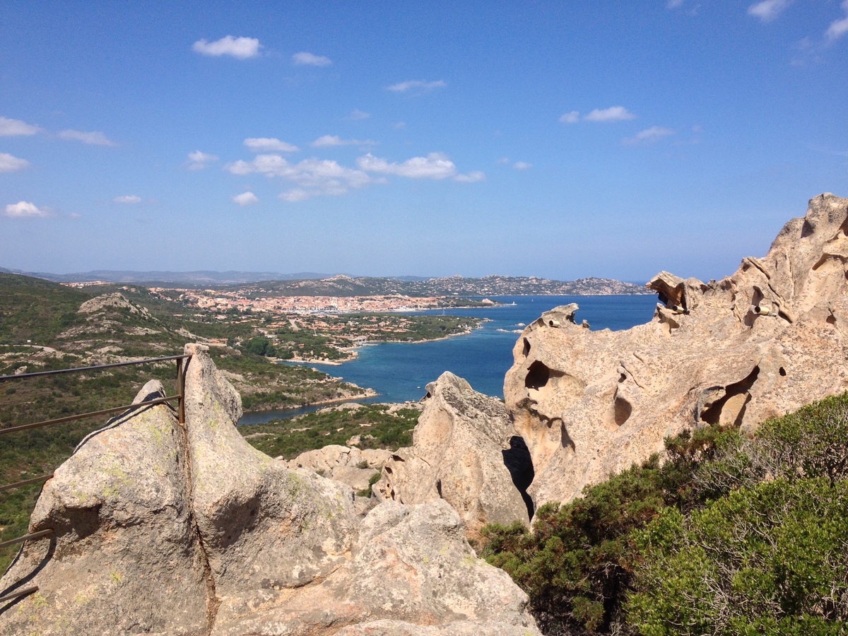 รูปถ่าย อิตาลี(Italy) ซาร์ดิเนีย(Sardinia) หินรูปหมี (รอกชาเดลลอร์โซ)(Roccia dell'Orso) 2015-06 23