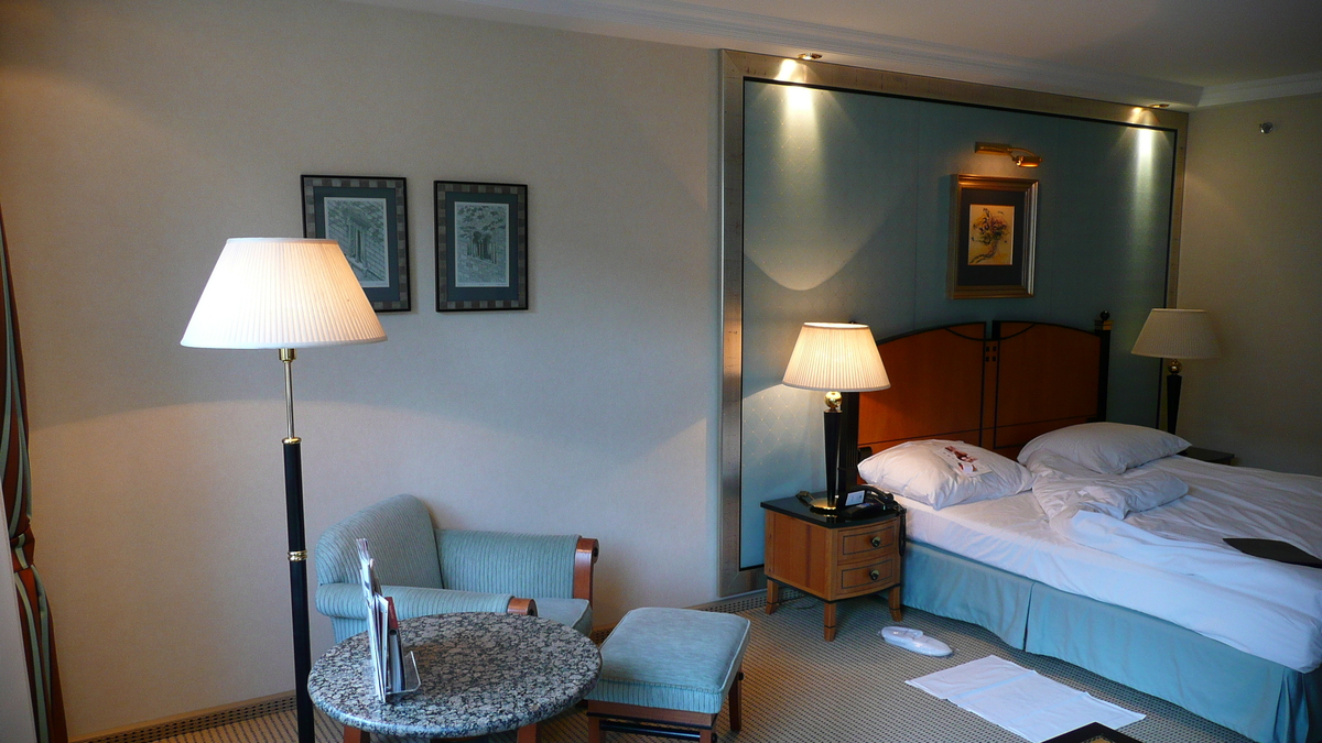 รูปถ่าย ฮังการี(Hungary) บูดาเปสต์(Budapest) โรงแรมเคมพินสกี้ คอร์วินุส(Kempinski Hotel Corvinus) 2007-06 6