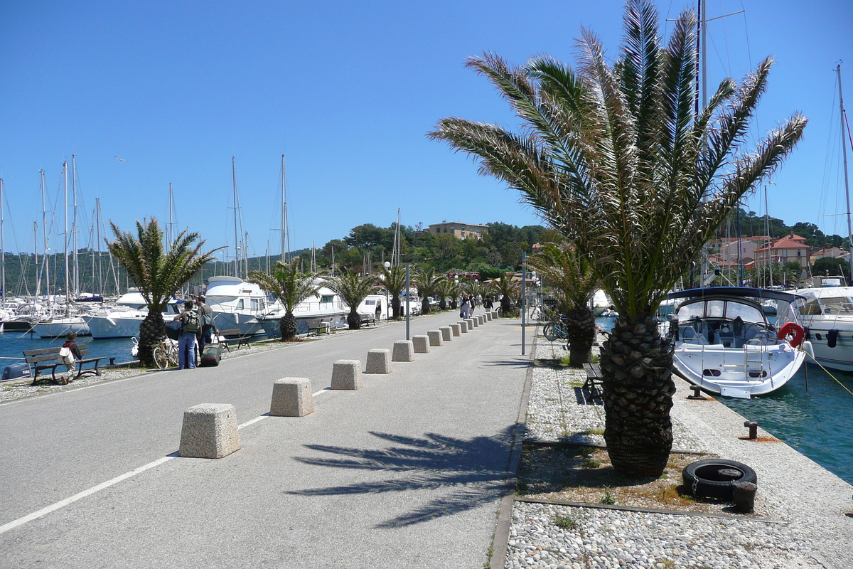 รูปถ่าย ฝรั่งเศส(France) เกาะปอร์เกอรอล(Porquerolles Island) ท่าเรือปอร์เกอรอล(Porquerolles harbour) 2008-05 24