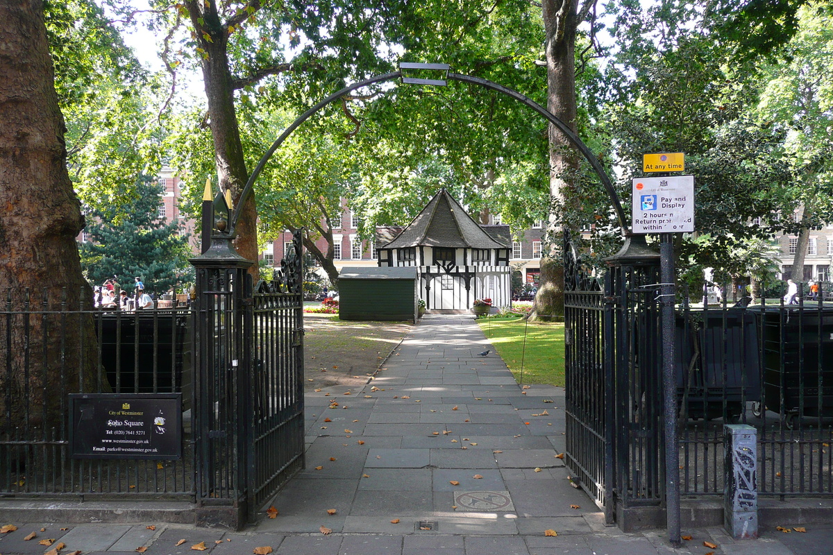 รูปถ่าย อังกฤษ(United Kingdom) ลอนดอน(London) จัตุรัสโซโห(Soho Square) 2007-09 17