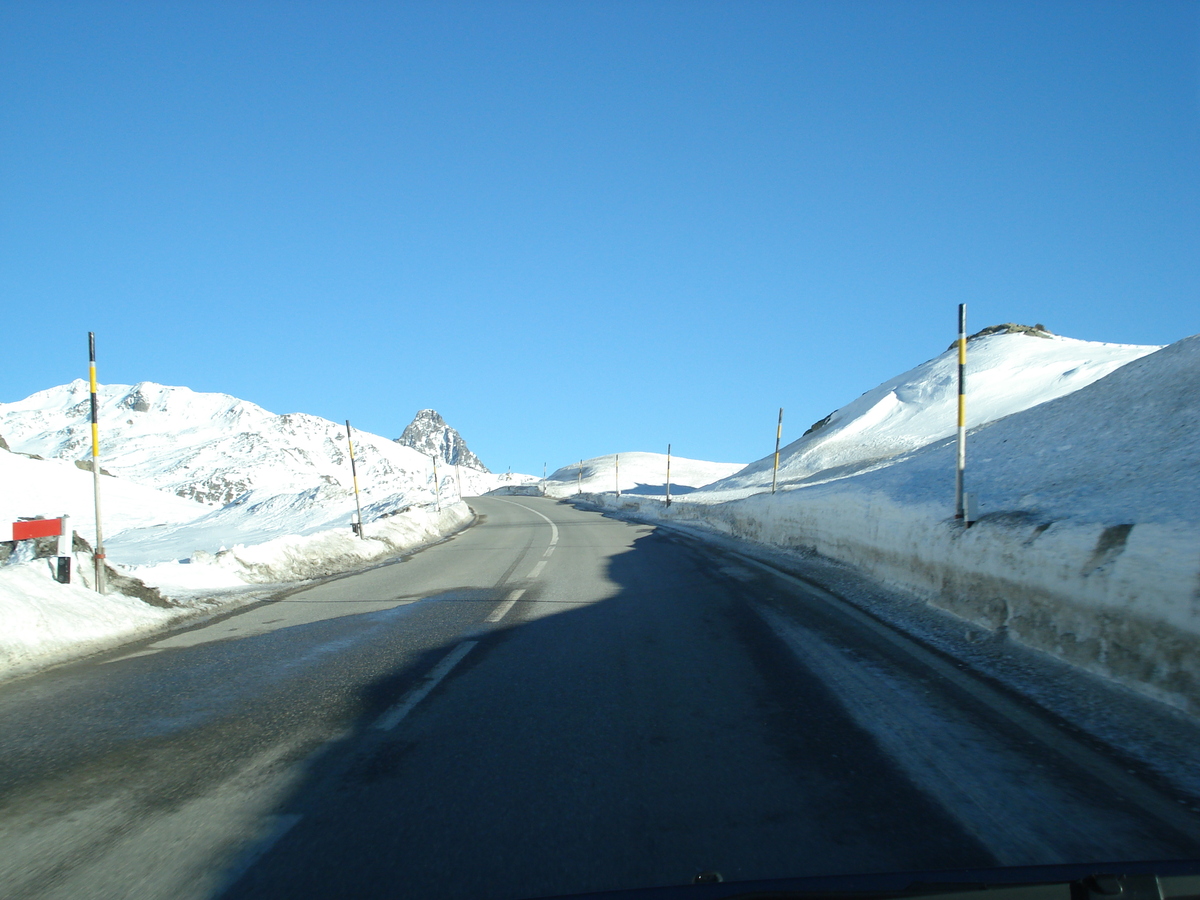 รูปถ่าย สวิสเซอร์แลนด์(Switzerland) จากปอนเตรซีนาไปลาโกเบียนโก(From Pontresina to Lago Bianco) 2007-01 77