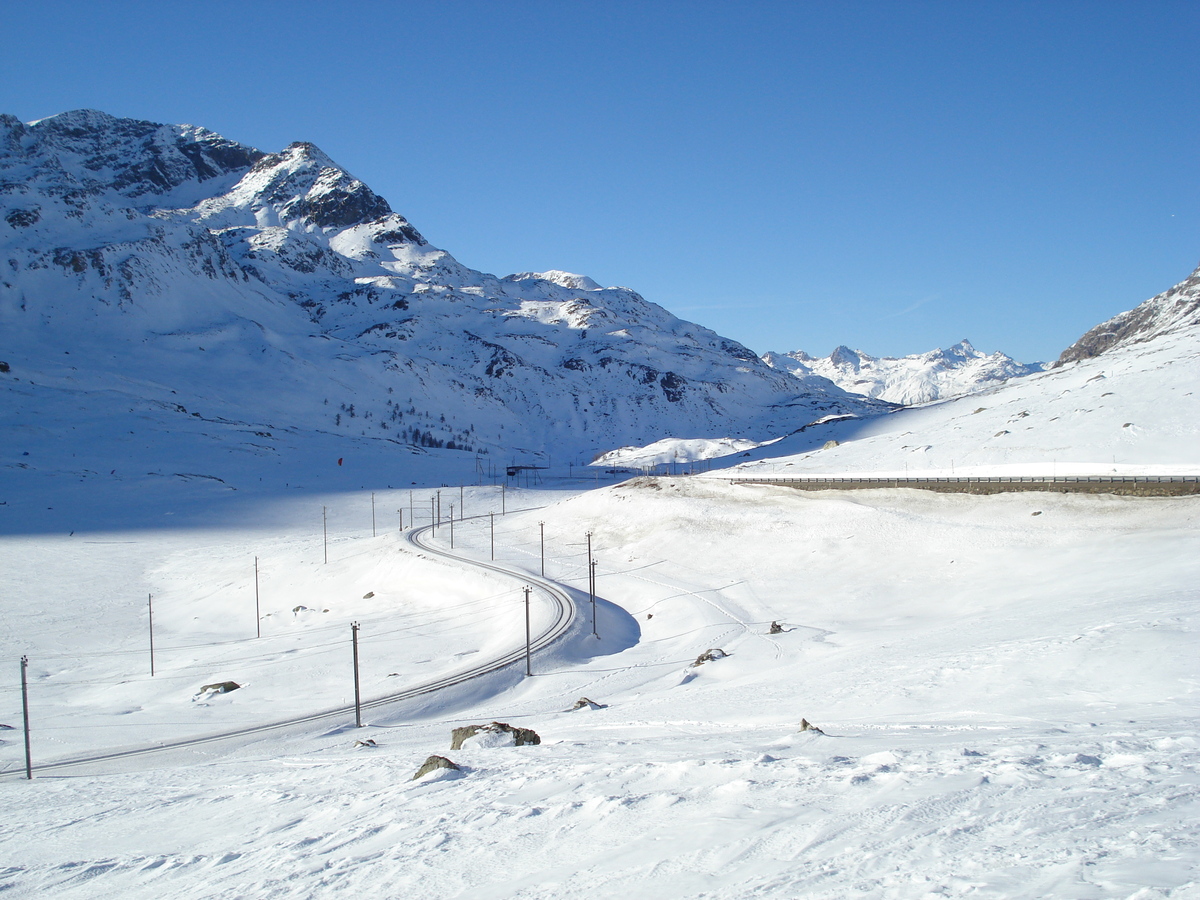 รูปถ่าย สวิสเซอร์แลนด์(Switzerland) จากปอนเตรซีนาไปลาโกเบียนโก(From Pontresina to Lago Bianco) 2007-01 41