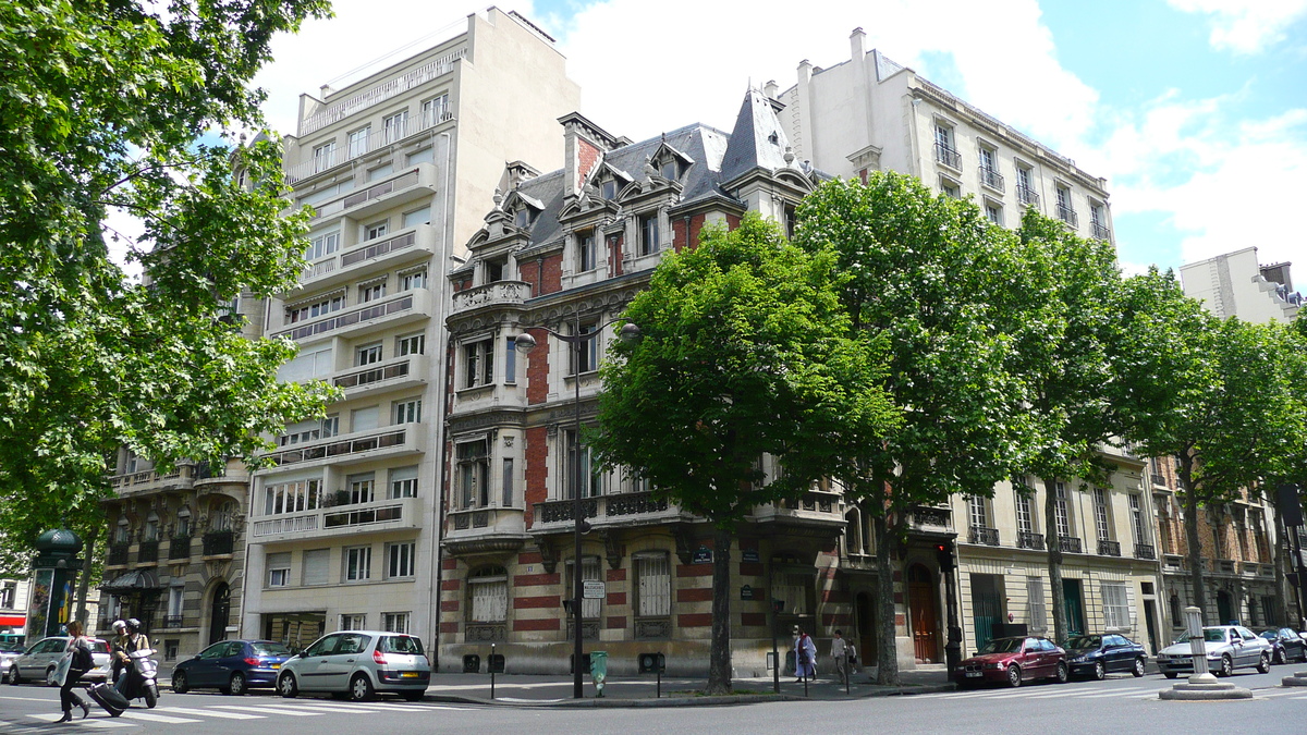 รูปถ่าย ฝรั่งเศส(France) ปารีส(Paris) คุ้มที่ 17 (17th Arrondissement) ปลาส  มาเลแอร์บ(Place Malesherbes) 2007-05 4
