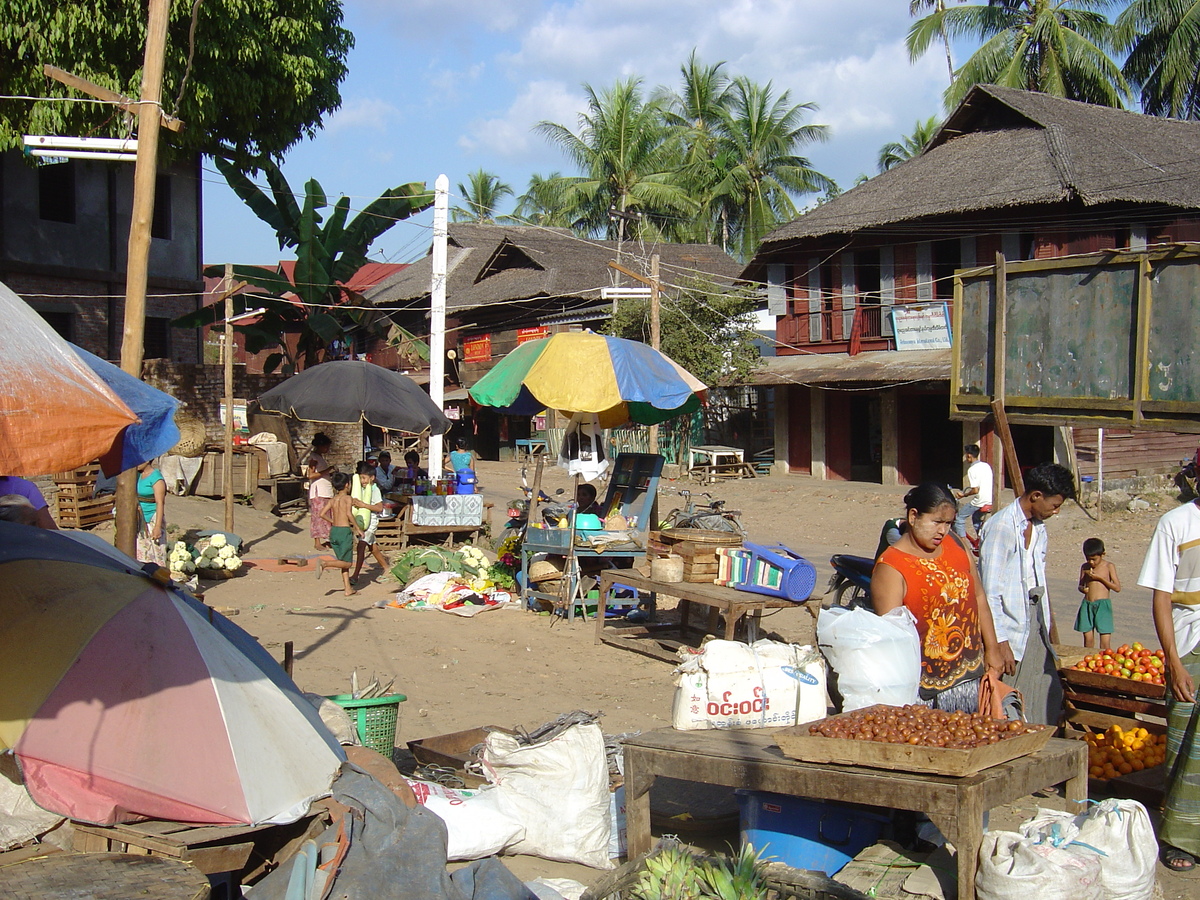 รูปถ่าย พม่า(Myanmar) มะริด(Myeik (Mergui)) 2005-01 41