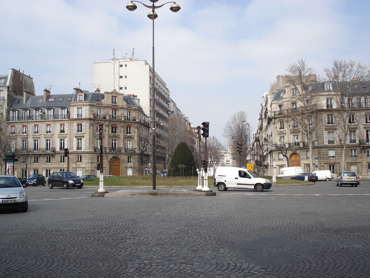 รูปถ่าย ฝรั่งเศส(France) ปารีส(Paris) คุ้มที่ 17 (17th Arrondissement) จัตุรัสวากราม(Place Wagram) 2006-03 0