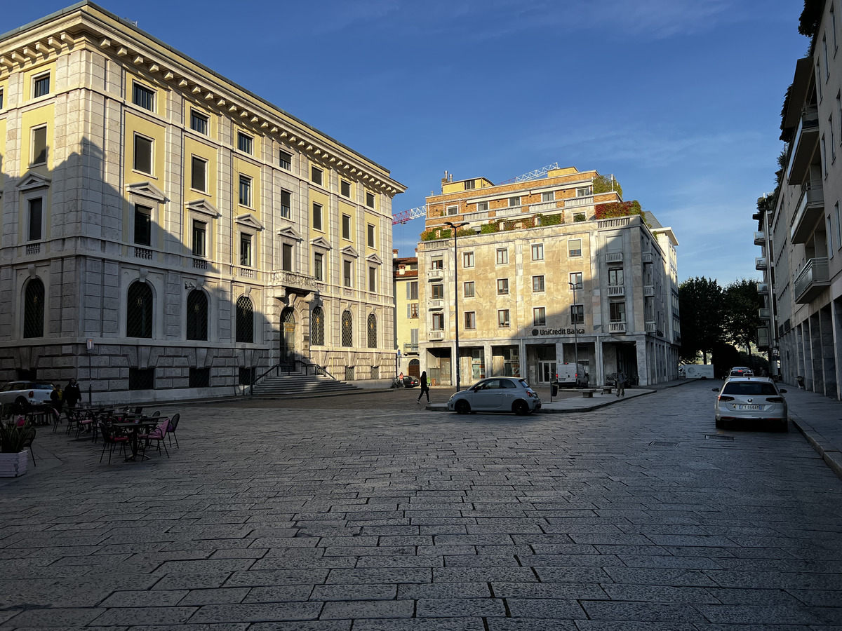 รูปถ่าย อิตาลี(Italy) โคโม(Como) 2023-10 14